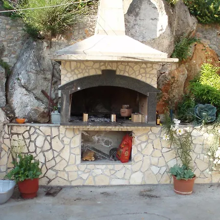 Apartament And Deskovic *