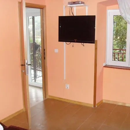 Apartment And Deskovic *