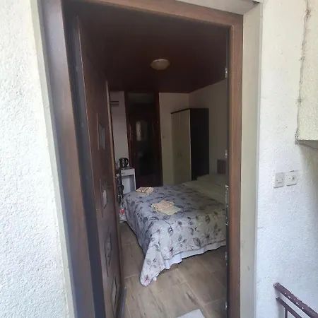 Apartment And Deskovic *